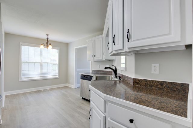 1384 Borrowdale Dr, Clarksville, TN 37040