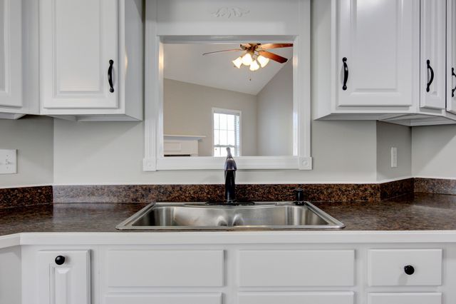 1384 Borrowdale Dr, Clarksville, TN 37040