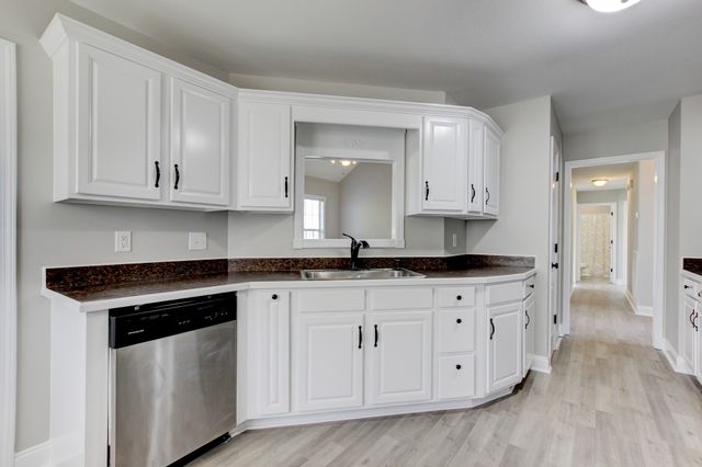 1384 Borrowdale Dr, Clarksville, TN 37040