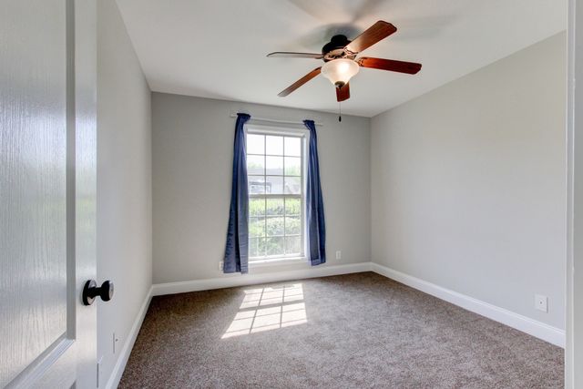 1384 Borrowdale Dr, Clarksville, TN 37040