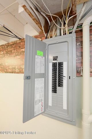 511 Pennyroyal Way, Louisville, KY 40223