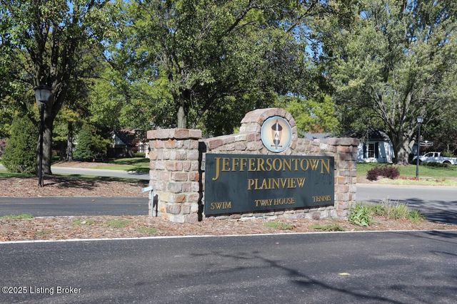 511 Pennyroyal Way, Louisville, KY 40223