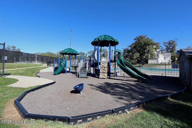 511 Pennyroyal Way, Louisville, KY 40223