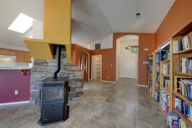 6308 Keswick Place NW, Albuquerque, NM 87120