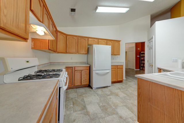 6308 Keswick Place NW, Albuquerque, NM 87120