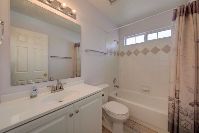 6308 Keswick Place NW, Albuquerque, NM 87120