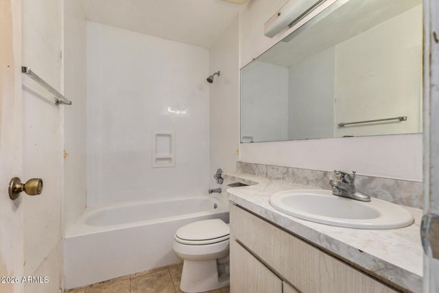 9347 E SUN LAKES Boulevard N, Sun Lakes, AZ 85248