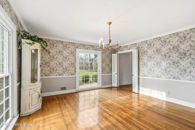 42 Calumet Rd, Louisville, KY 40207