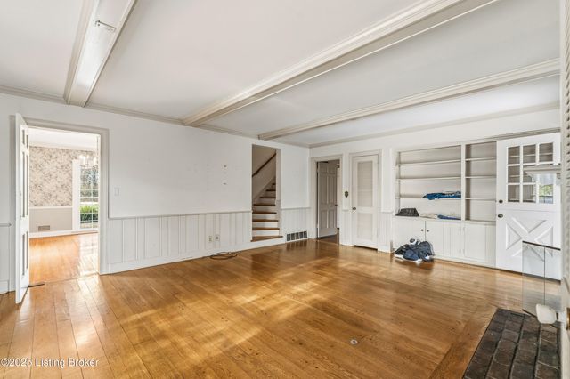 42 Calumet Rd, Louisville, KY 40207