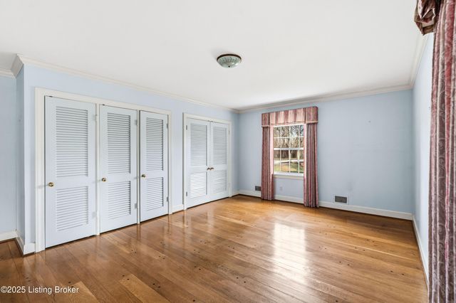 42 Calumet Rd, Louisville, KY 40207