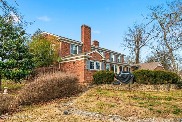 42 Calumet Rd, Louisville, KY 40207