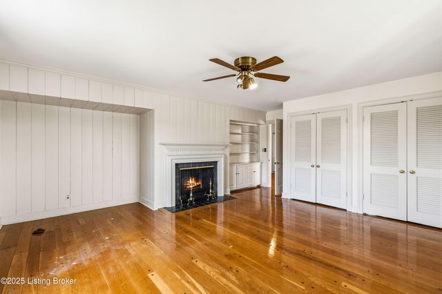 42 Calumet Rd, Louisville, KY 40207