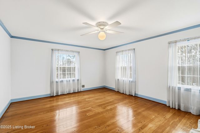 42 Calumet Rd, Louisville, KY 40207