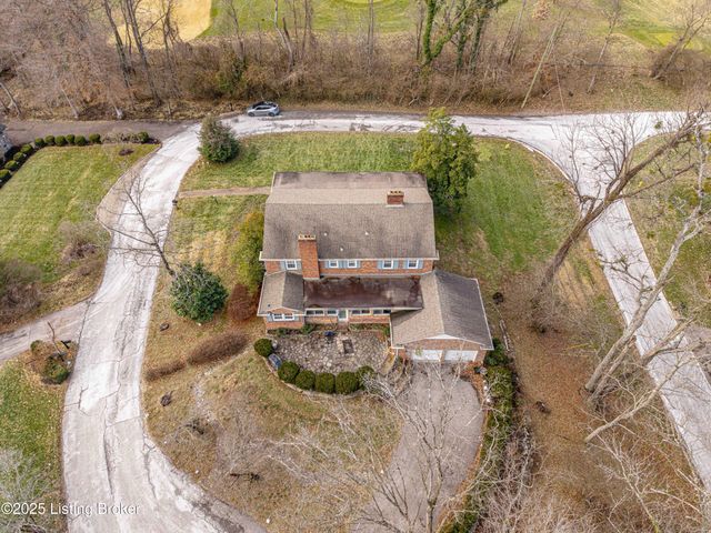 42 Calumet Rd, Louisville, KY 40207