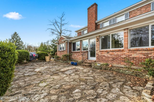 42 Calumet Rd, Louisville, KY 40207