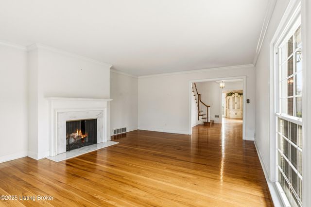 42 Calumet Rd, Louisville, KY 40207