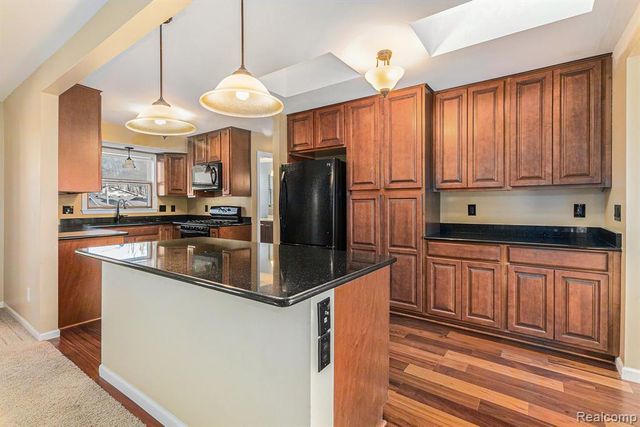 1948 Evona, Wixom, MI 48393