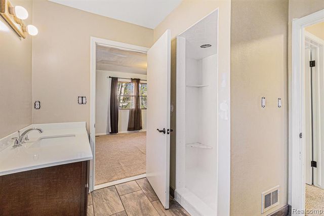 1948 Evona, Wixom, MI 48393