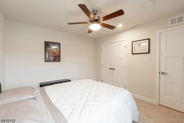 18 Sparrowhawk St, Washington Twp., NJ 07882