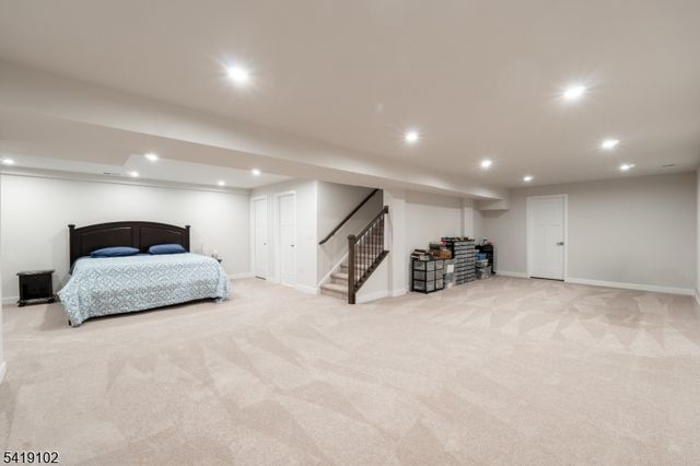 18 Sparrowhawk St, Washington Twp., NJ 07882