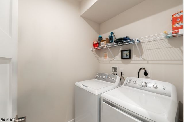 18 Sparrowhawk St, Washington Twp., NJ 07882