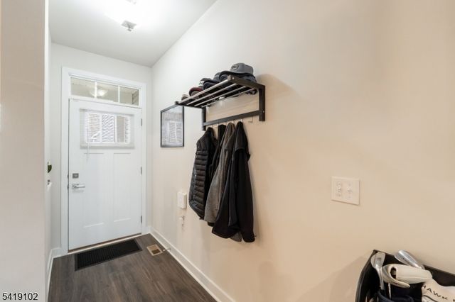 18 Sparrowhawk St, Washington Twp., NJ 07882