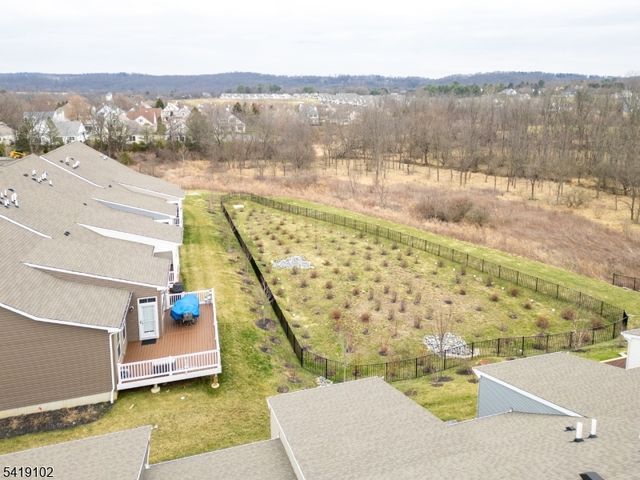 18 Sparrowhawk St, Washington Twp., NJ 07882