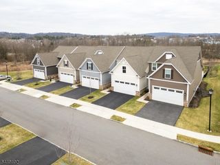 18 Sparrowhawk St, Washington Twp., NJ 07882