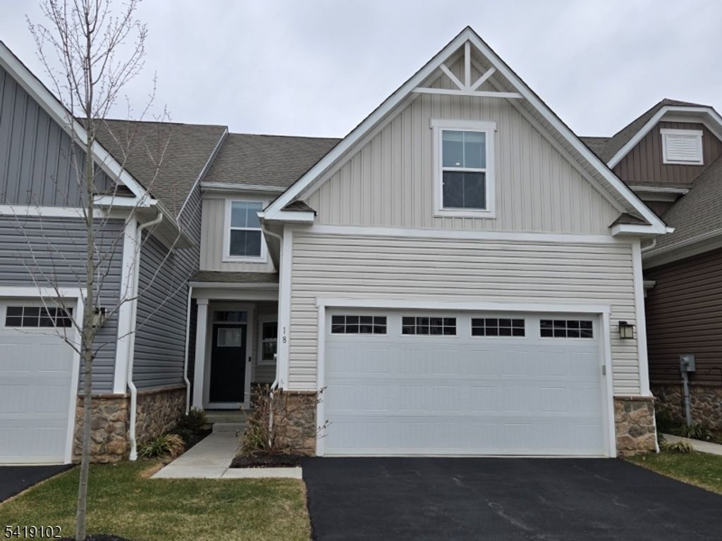18 Sparrowhawk St, Washington Twp., NJ 07882