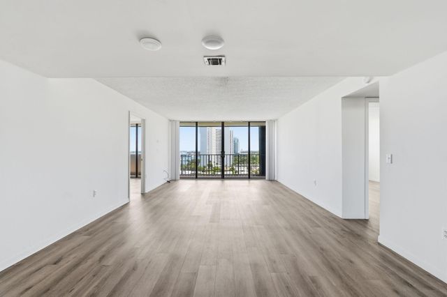 5600 N Flagler Drive 1110, West Palm Beach, FL 33407
