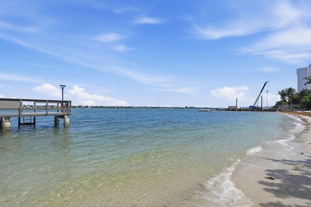 5600 N Flagler Drive 1110, West Palm Beach, FL 33407