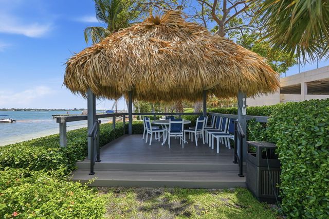 5600 N Flagler Drive 1110, West Palm Beach, FL 33407