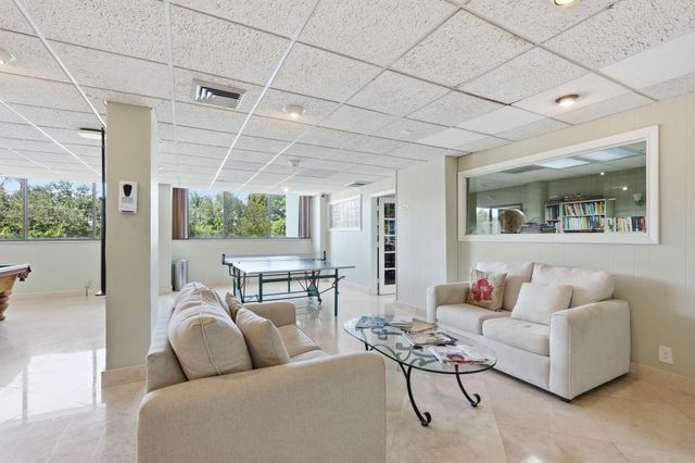 5600 N Flagler Drive 1110, West Palm Beach, FL 33407