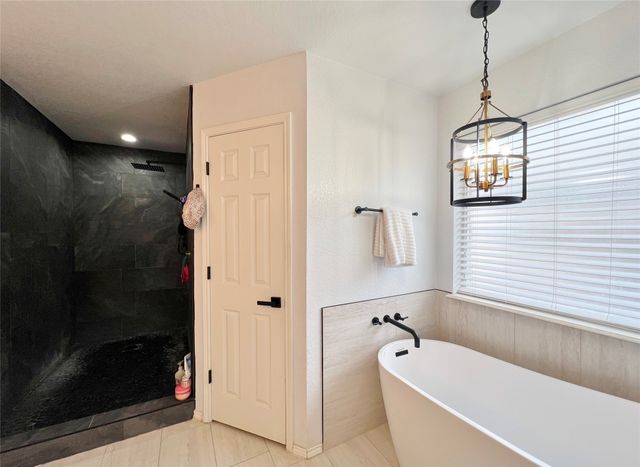 717 Ridgehill Drive, Burleson, TX 76028