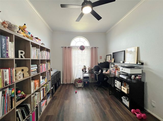 717 Ridgehill Drive, Burleson, TX 76028