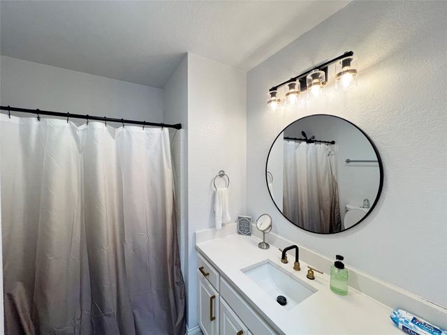 717 Ridgehill Drive, Burleson, TX 76028