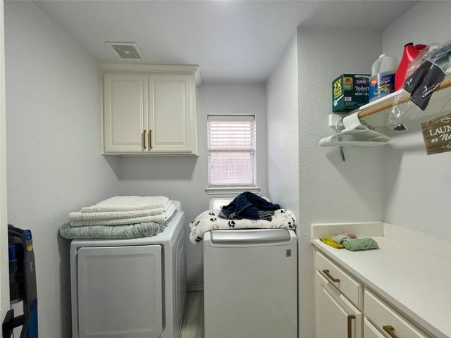 717 Ridgehill Drive, Burleson, TX 76028