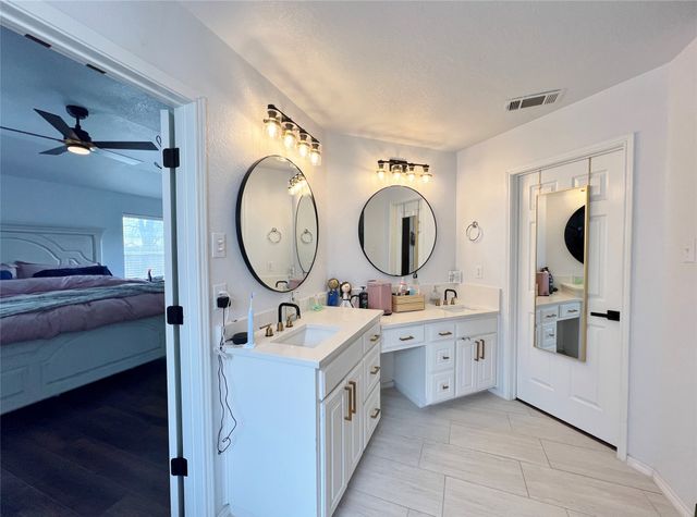 717 Ridgehill Drive, Burleson, TX 76028