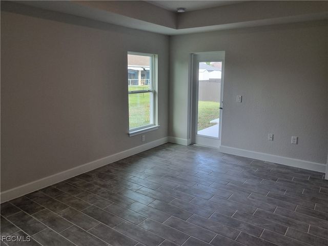 201 NW 9th TER, Cape Coral, FL 33993