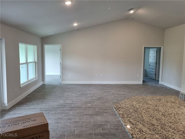 201 NW 9th TER, Cape Coral, FL 33993