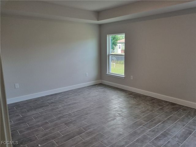 201 NW 9th TER, Cape Coral, FL 33993