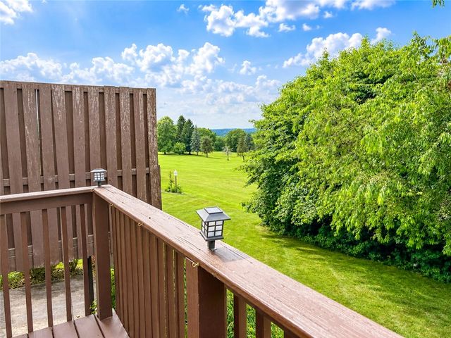 48 Links Dr, Shenango Twp, PA 16101