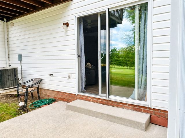48 Links Dr, Shenango Twp, PA 16101