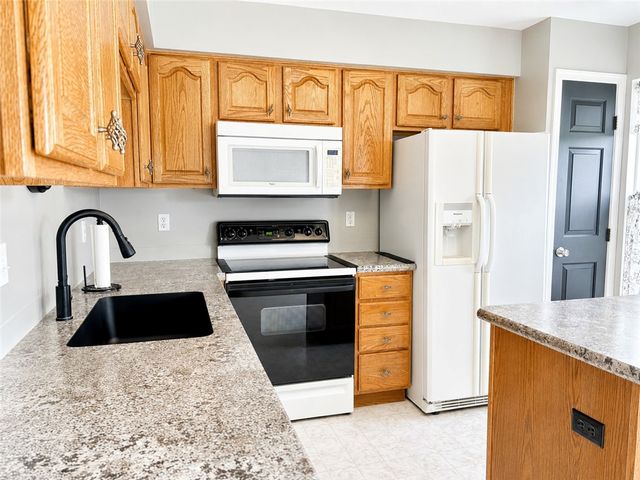 48 Links Dr, Shenango Twp, PA 16101