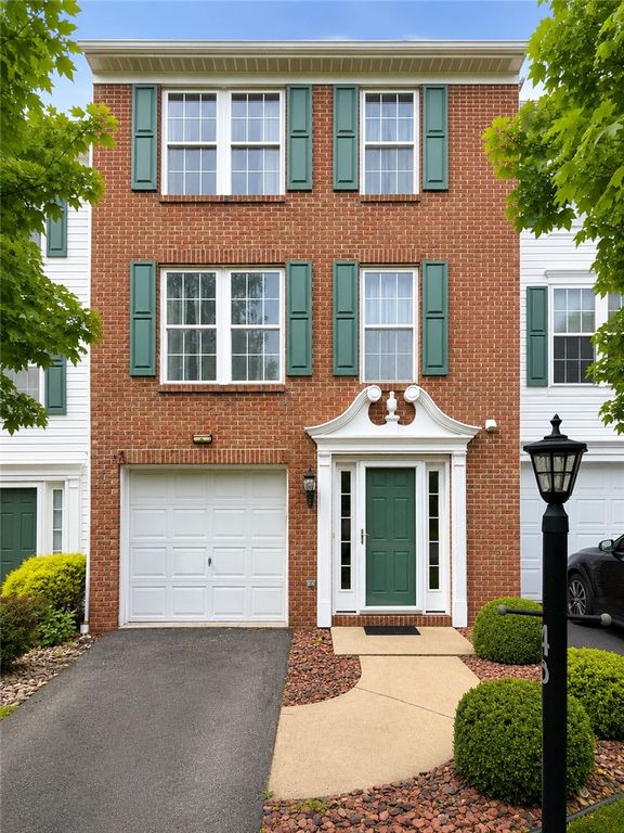 48 Links Dr, Shenango Twp, PA 16101
