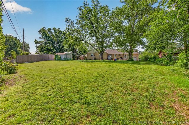 140 Fleetwood Place, Bartlesville, OK 74006