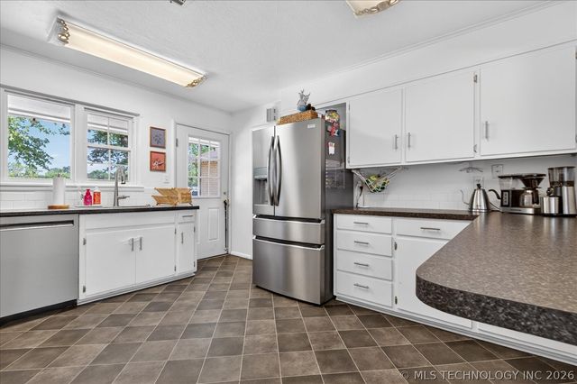 140 Fleetwood Place, Bartlesville, OK 74006