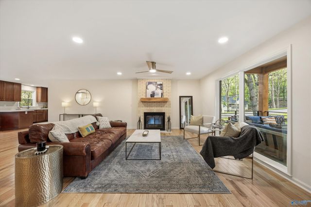 901 Tannahill Drive SE, Huntsville, AL 35802