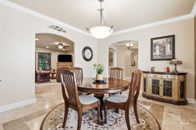 275 W Fortini St, Meridian, ID 83642