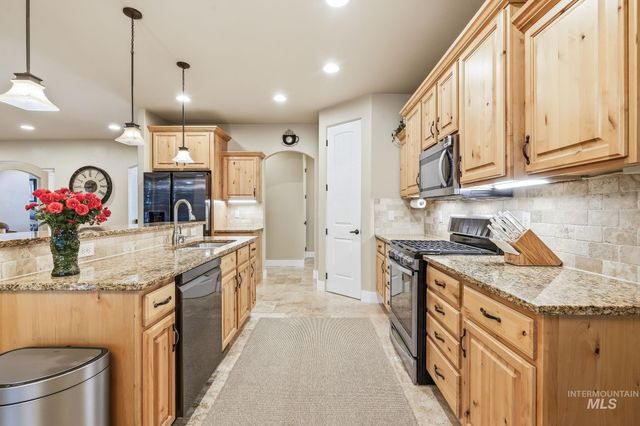 275 W Fortini St, Meridian, ID 83642